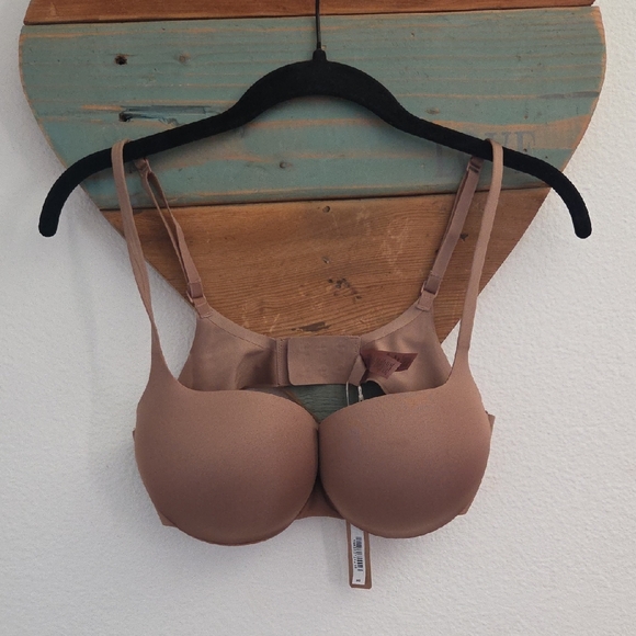 SKIMS Ultimate Push Up Balconette Bra - Picture 6 of 9